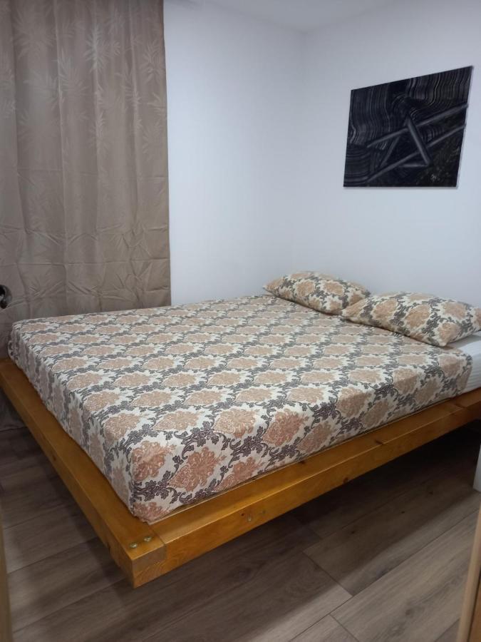 Mystic Apartments Ягодина Екстериор снимка